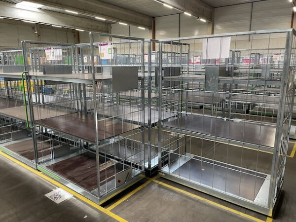 noch 3 Stück von 250 Stück Rollwagen, Kommissionierwagen, Wanzl, mit 2 Zwischenböden - gebraucht - :