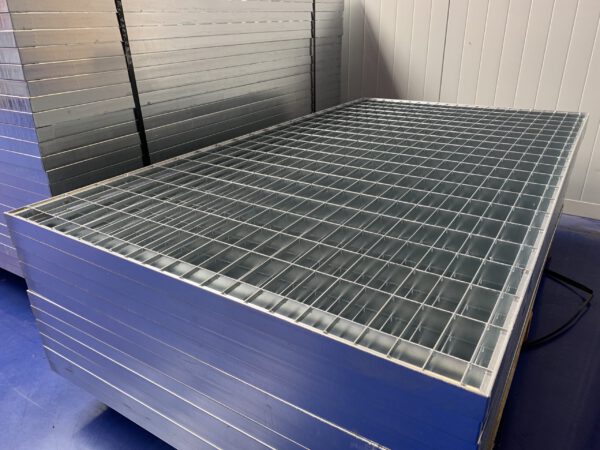 288 Stück Gitterroste, 995 x 1.785mm – Neuware - :