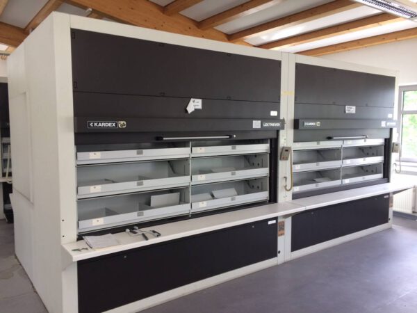 12 Stück Lagerpaternoster, Lista, 4m hoch, 450kg pro Gondel – gebraucht -: lagertechnik