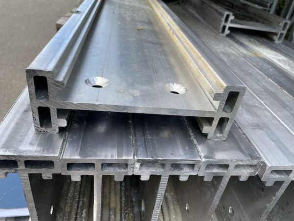 49 Stück Aluschienen ca. 6m Länge – gebraucht - : lagertechnik