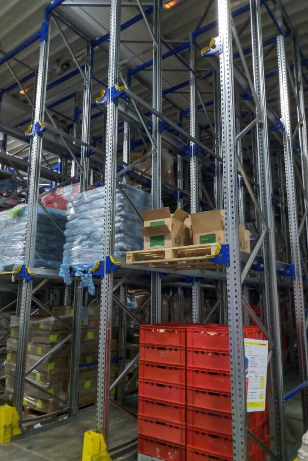 Paletten – Einfahrregal für 288 Europaletten, 1.000kg / Palette – gebraucht -: