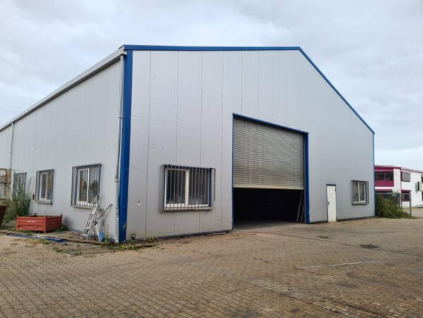 Stahlhalle, verzinkt 80 x 20m – gebraucht – :
