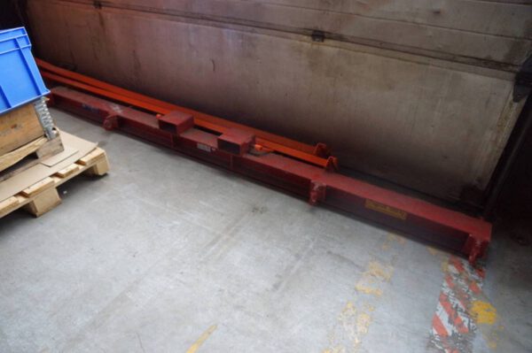 Balkentraverse / Lasttraverse zum Transport von langen Werkstücken etc. mit einem Gabelstapler, max. 1 Tonnen  – gebraucht - : lagertechnik