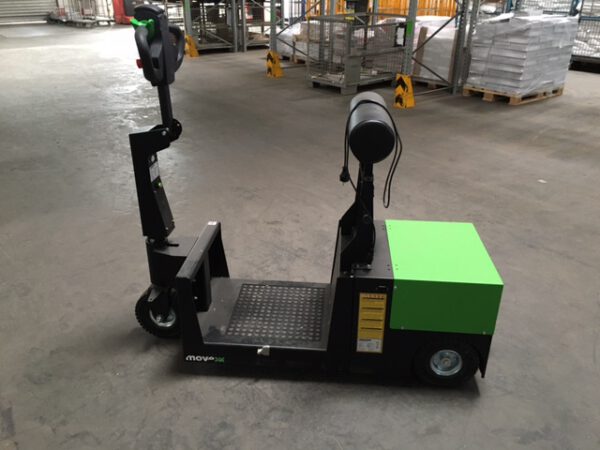 2 Stück Steh-Mitfahr-Schlepper / Ziehhilfen, Movexx, T2500 Plattform mit Wanzl-Kupplung und Li-Ionen Akku - gebraucht - :  