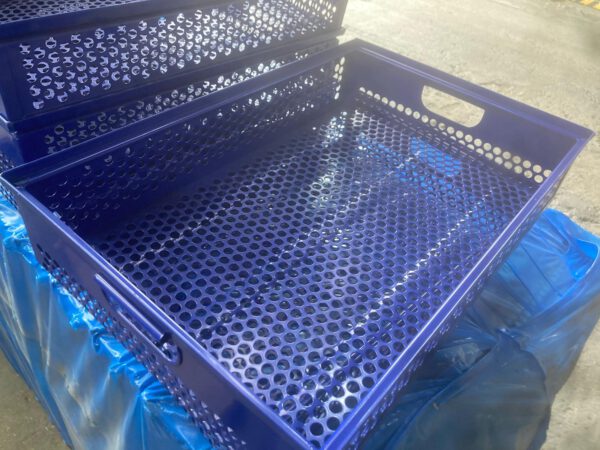 2.852 Stück Metall-Stapeltransportkisten mit Löchern, SSI Schäfer, (ca. 600x400x 120mm) – Neuware - :