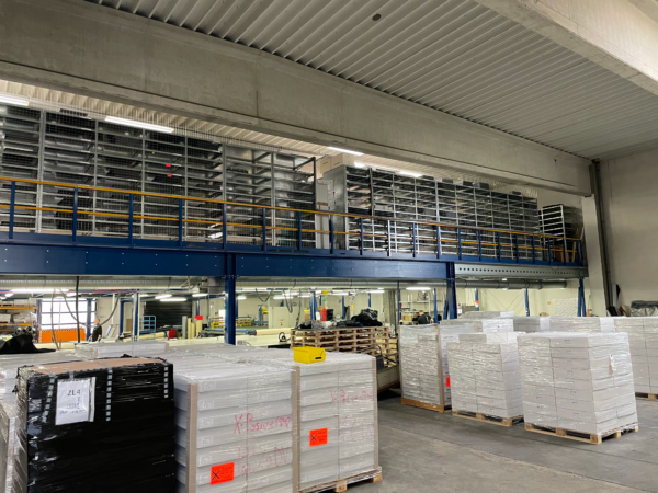 Stahlbaulagerbühne, Junheinrich, ca. 556m2 mit Spanplatten, 800kg/m2 – gebraucht - :