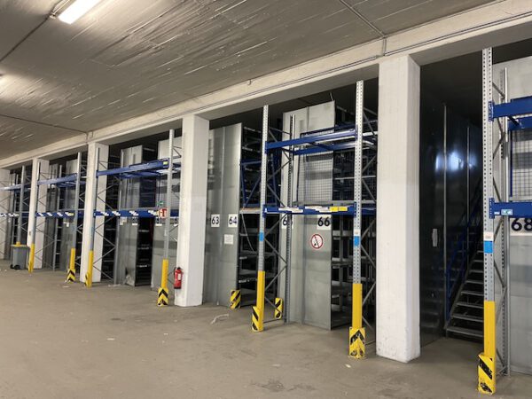 Fachbodenregalanlage, Bito, 2 geschossig, mit 2 Treppen und 2 Palettenübergabeplätze, gesamt ca. 347 Felder – gebraucht - :