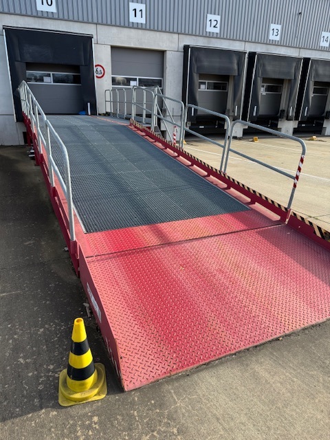 Verladerampen, Butt, BKV 614, 6 to. nicht rollbar, – gebraucht - : lagertechnik Verladerampen, Butt, BKV 614, 6 to. nicht rollbar, – gebraucht - : – Bild 28