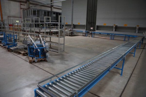 50m Fördertechnik, Rollenbahnen, unangetrieben, mit angetriebenen Kurven – gebraucht - :