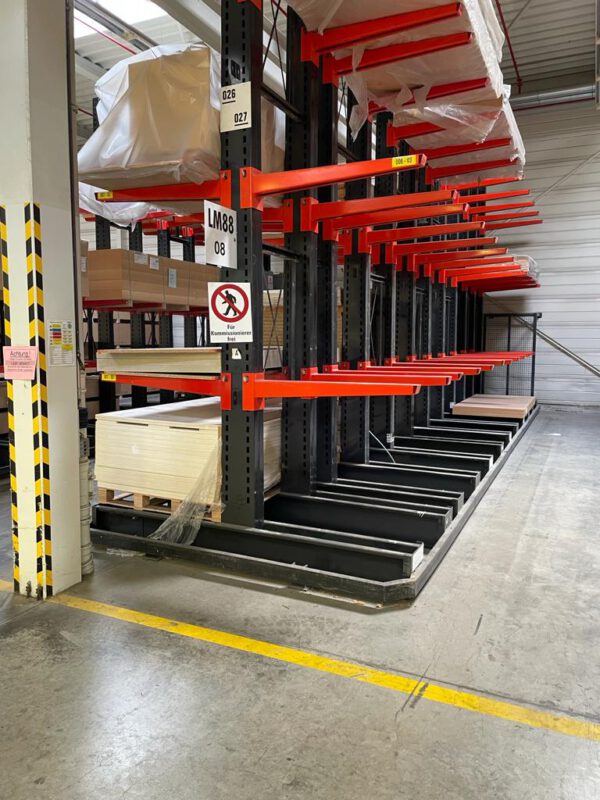Kragarmregale, sipag, ein- und zweiseitig, 1.000kg / Arm, Höhe 5,50m, eingehängte Arme – gebraucht - : lagertechnik