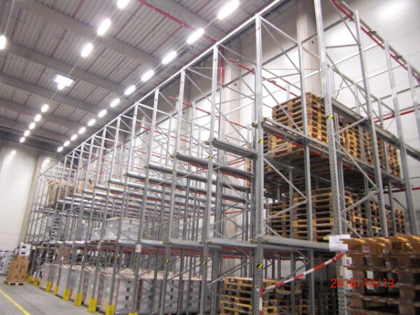 Einfahrregal für Europaletten, 384 Paletten, 700kg pro Palette – gebraucht – :