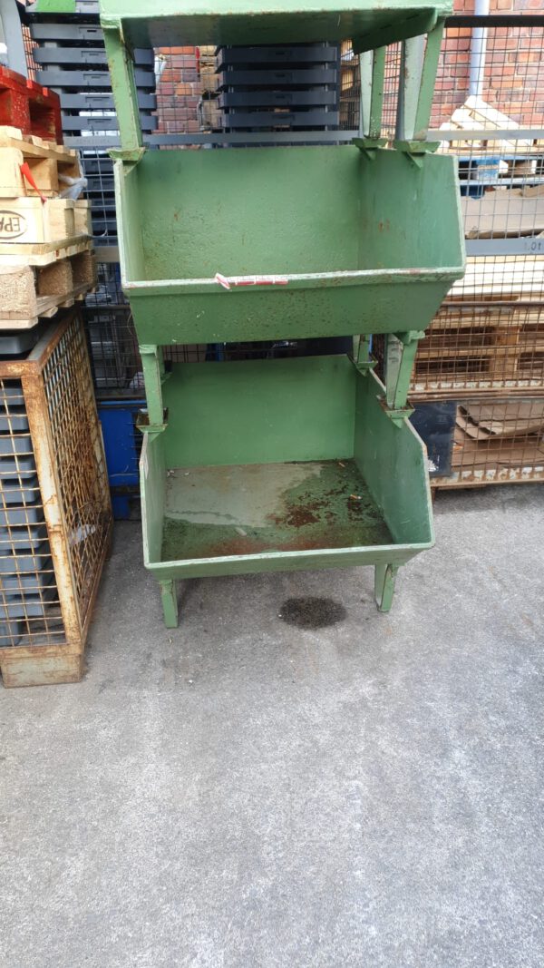 ca.14 Stück Großbehälter / Metallbehälter, Lagerbox mit “Eingriff”, Metall – gebraucht - :