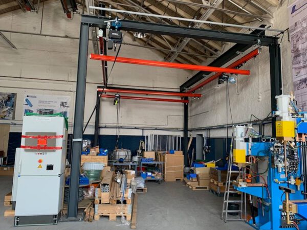 KBK-Hängekrananlage, Demag, mit 3 gleichen Kranen a 250kg, ca 8 x 5m – gebraucht - :