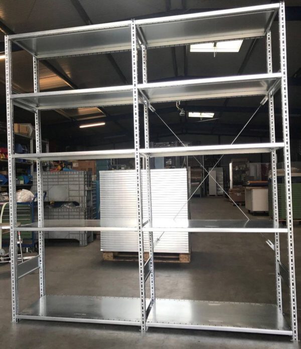 100 Felder Fachbodenregale, SSI Schäfer R3000, Tiefe ca. 60cm, Breite ca. 1,28m, mit 5 Böden pro Feld a 150kg, – gebraucht - :
