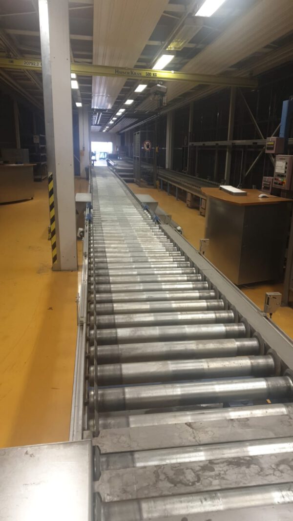 400m angetriebene Euro – Palettenfördertechnik, 1 Tonne / Palette - gebraucht - :