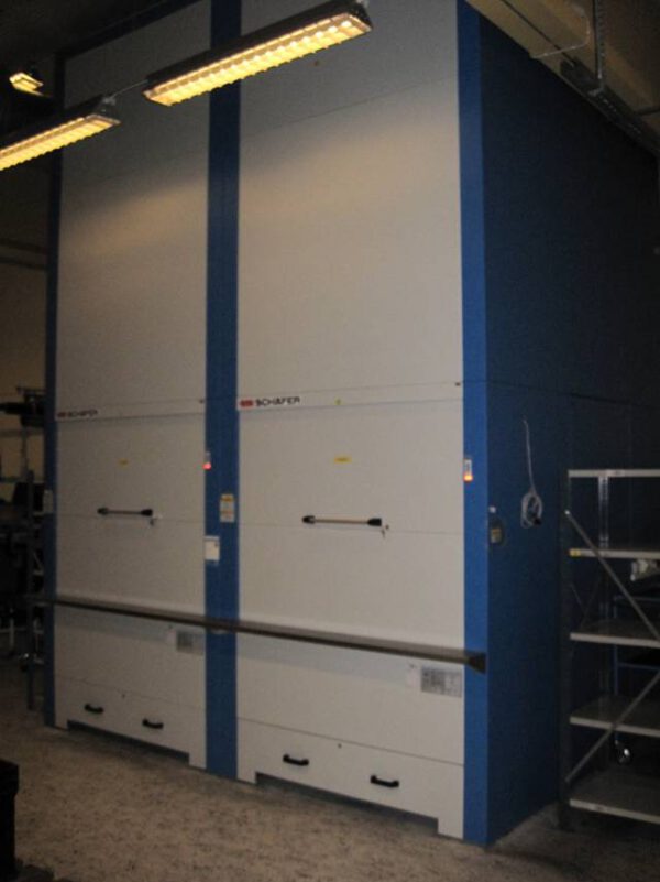 2 x Liftsystem, ca. 5 m hoch, 250kg / Tablar, ca. 43 Tablare a 1,25 x 0,825m - gebraucht - : lagertechnik