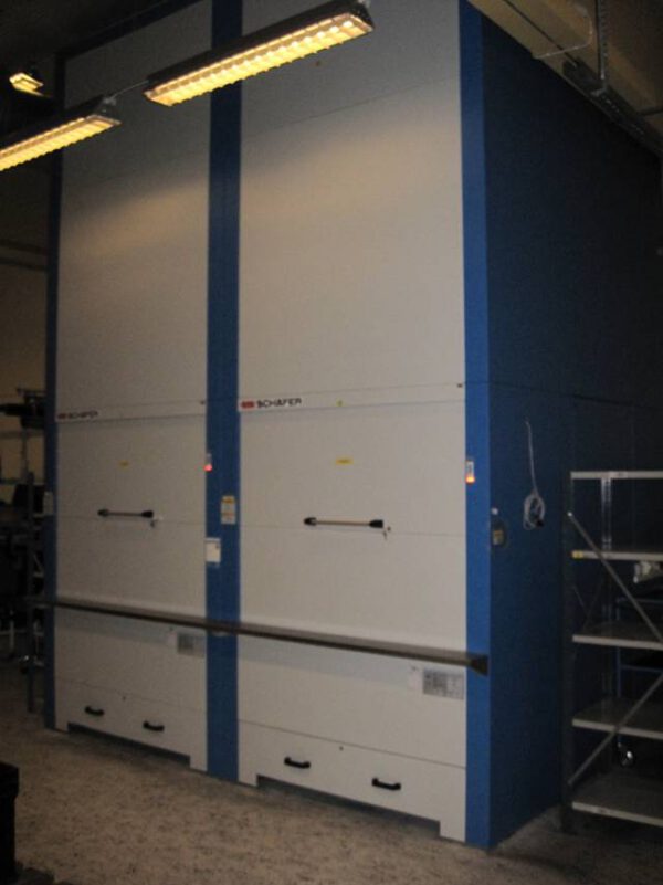 2 x Liftsystem, ca. 5 m hoch, 250kg / Tablar, ca. 43 Tablare a 1,25 x 0,825m - gebraucht - :