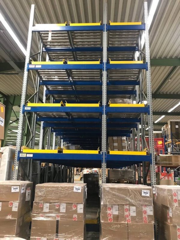 Paletten – Durchlaufregal für 120 Europaletten, 1.000kg / Palette – gebraucht -: