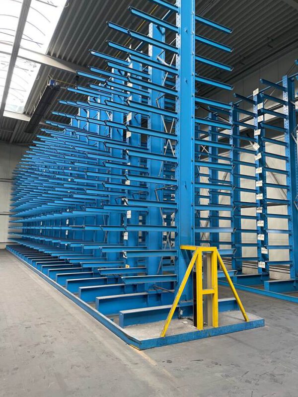 Kragarmregal, OHRA, zweiseitig, 7,40m hoch, Armlänge 1,25m, 1,20 Tonnen pro Arm, 14.641kg pro Rahmen, – gebraucht - : lagertechnik