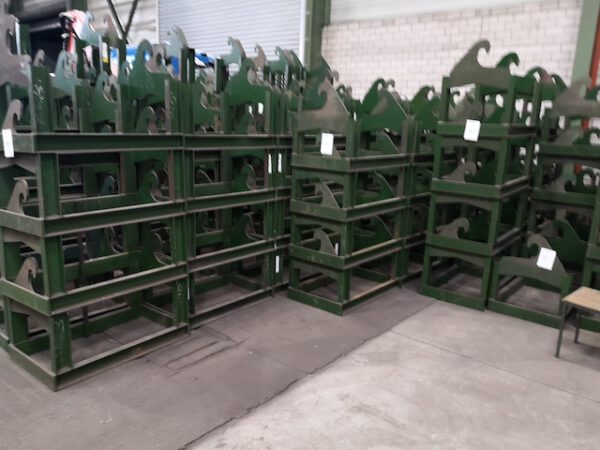 261 Stück Joche / Stapeljoche/ Lagerjoche, bzw. Gestelle zur Lagerung von Langgut – gebraucht - : lagertechnik