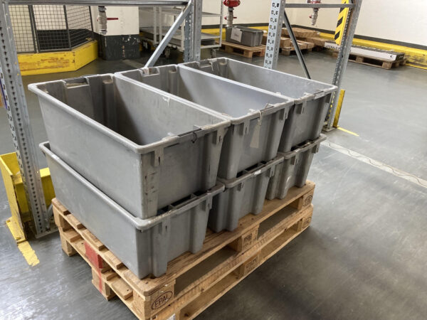 2.500 Stück Drehstapelbehälter – gebraucht - : lagertechnik