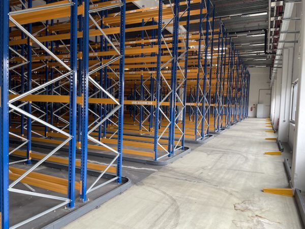 Palettenregal, Jungheinrich, ca. 6m hoch, 635kg / Palette, max. 4.900 Stellplätze – gebraucht – :