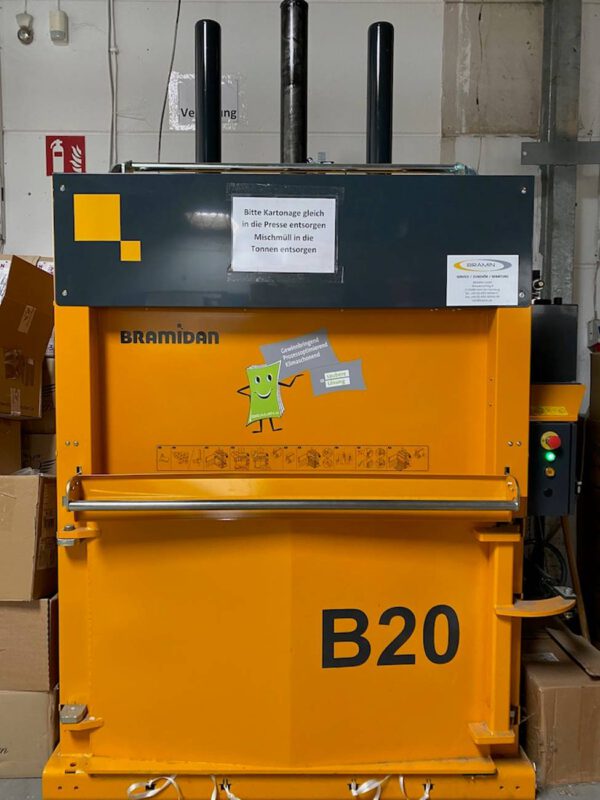 Vertikale Rohstoffpresse – gebraucht -: