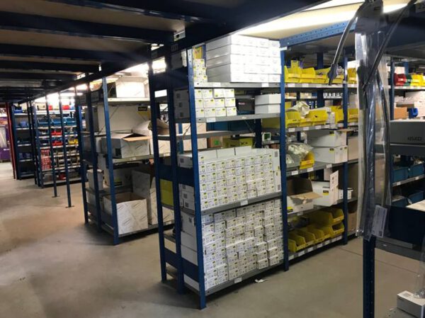 Fachbodenregalanlage mit Bühnenfläche, Meta, ca. 325m2, – gebraucht - : – Bild 2