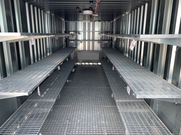 2 x Sicherheitsraum-Container, verzinkt, ca. 6m x 2,35m, H: 2,40m, inkl. Regalen, Heizung, Licht, Ventilator – gebraucht – : lagertechnik