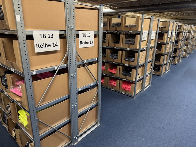 1.965 Felder Fachbodenregale, Nedcon, Fachböden 1,27m Breite, Tiefe 0,60m, Rahmenhöhe 2m - gebraucht - : lagertechnik 1.965 Felder Fachbodenregale, Nedcon, Fachböden 1,27m Breite, Tiefe 0,60m, Rahmenhöhe 2m - gebraucht - : – Bild 2
