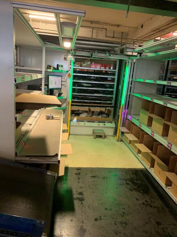 800 St. TRANSPORTIERBARE, EINZELNE Fachbodenregale, Apfel, Böden ca. 89cm x 1,28m, 7 Böden pro Feld – gebraucht - : – Bild 2