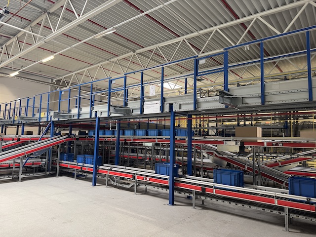 diverse Lagerbühnen / Mezzanine, unterschiedliche Breiten, Höhen, Längen, Stützenabstände und Traglasten - gebraucht - : lagertechnik diverse Lagerbühnen / Mezzanine, unterschiedliche Breiten, Höhen, Längen, Stützenabstände und Traglasten - gebraucht - : – Bild 2