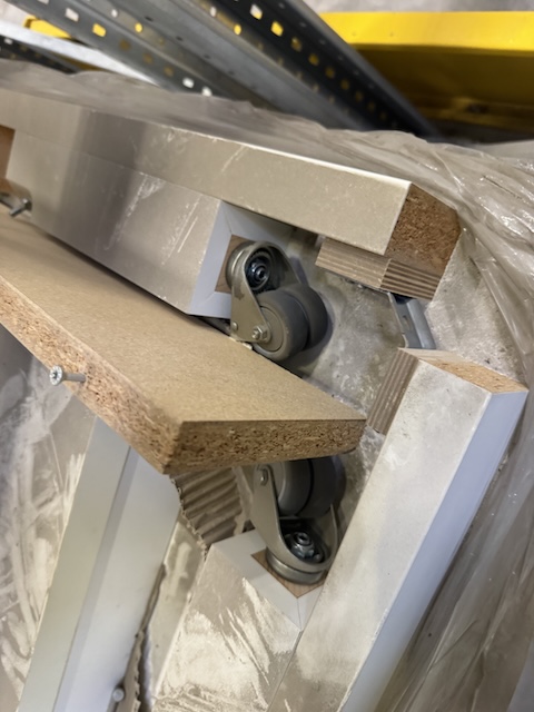 Präsentiertische wie aus Kaufhäusern (Karstadt) etc. bekannt, rollbar – Neu - lagertechnik Präsentiertische wie aus Kaufhäusern (Karstadt) etc. bekannt, rollbar – Neu - – Bild 2