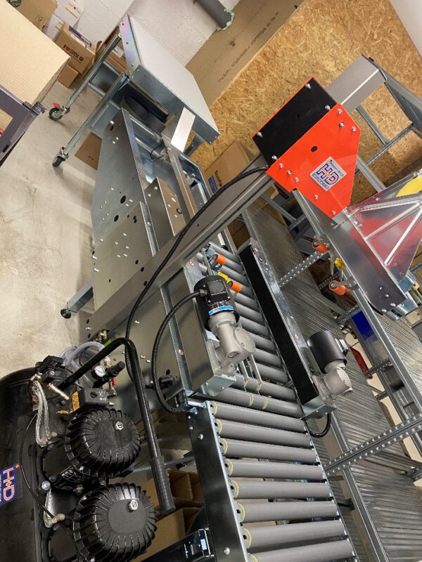 Kartonverschließmaschine, bzw. kleine Linie zum Kartonverschließen, H+D,  – wie NEU - : – Bild 2