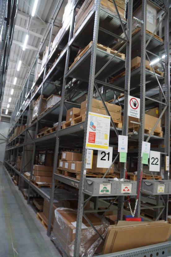 Palettenregal, SSI Schäfer, 800kg / Palette, 7,72m hoch, ca. 2.442 Stellplätze, mit Gitterroste, inkl. Rahmenschutz – gebraucht - : lagertechnik