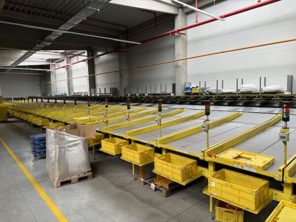 Kippschalensorter, Beumer, 81 Sorterendstellen,  – gebraucht - : – Bild 2