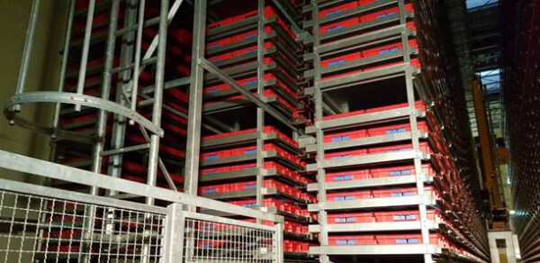 über 7.000 Stück Stapeltransportkästen / Lagerkisten, wahrscheinlich Eurokästen EF, Größen 600x400 und 800x600mm – gebraucht - : – Bild 3