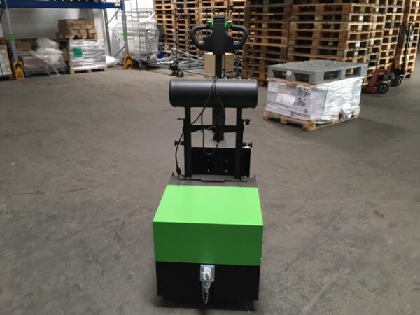 2 Stück Steh-Mitfahr-Schlepper / Ziehhilfen, Movexx, T2500 Plattform mit Wanzl-Kupplung und Li-Ionen Akku - gebraucht - :   – Bild 3