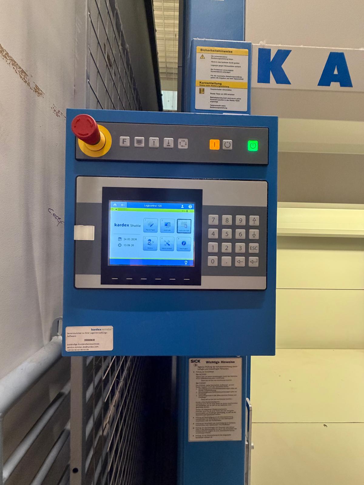 3x Liftsysteme, Kardex, XP 500, Tablargröße: 3650 x 824mm, Höhe ca. 8,80m, 360kg / Tablar – gebraucht - : lagertechnik 3x Liftsysteme, Kardex, XP 500, Tablargröße: 3650 x 824mm, Höhe ca. 8,80m, 360kg / Tablar – gebraucht - : – Bild 6
