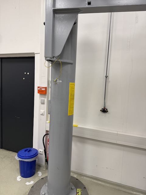 Säulenschwenkkran, Stahl / Konecranes, 250kg, Ausladung 4,09m – gebraucht - : lagertechnik Säulenschwenkkran, Stahl / Konecranes, 250kg, Ausladung 4,09m – gebraucht - : – Bild 3