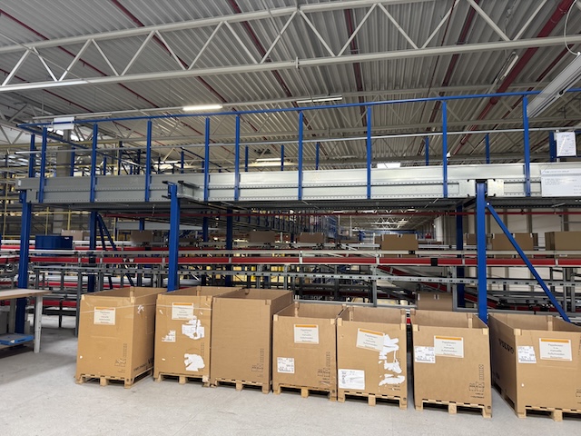 diverse Lagerbühnen / Mezzanine, unterschiedliche Breiten, Höhen, Längen, Stützenabstände und Traglasten - gebraucht - : lagertechnik diverse Lagerbühnen / Mezzanine, unterschiedliche Breiten, Höhen, Längen, Stützenabstände und Traglasten - gebraucht - : – Bild 3