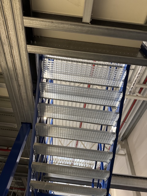 Diverse Treppen – gebraucht - : lagertechnik Diverse Treppen – gebraucht - : – Bild 2