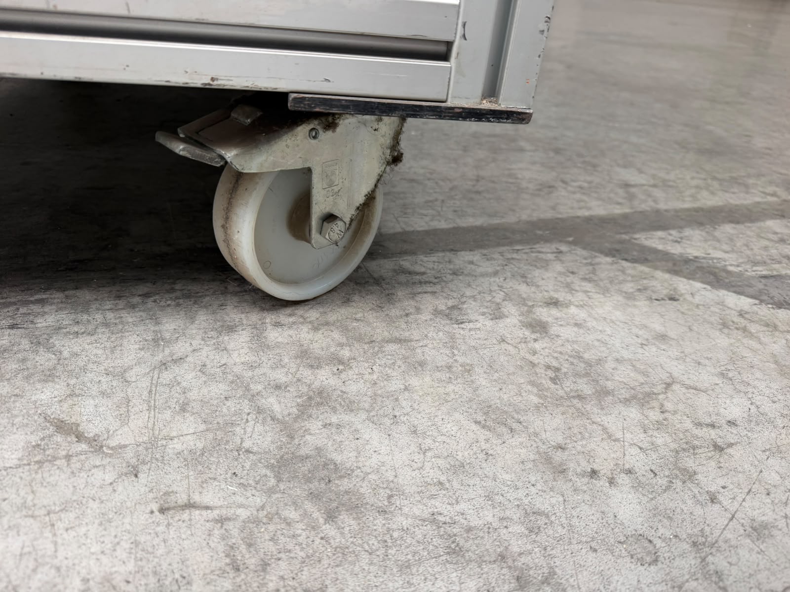 3 Stück Kommissionierwagen aus Aluprofilen – gebraucht - : lagertechnik 3 Stück Kommissionierwagen aus Aluprofilen – gebraucht - : – Bild 3