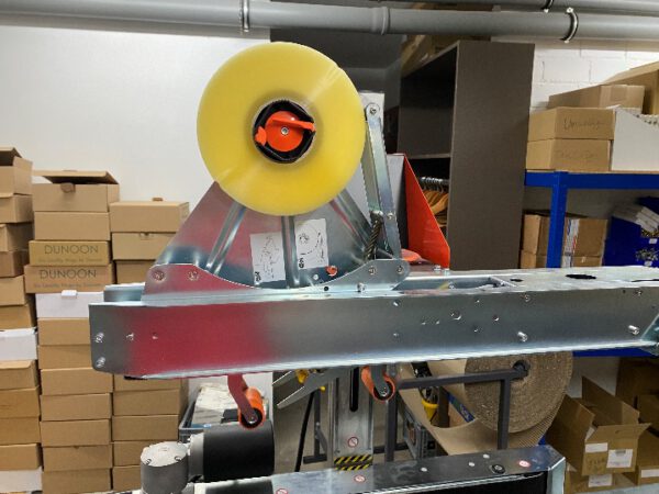 Kartonverschließmaschine, bzw. kleine Linie zum Kartonverschließen, H+D,  – wie NEU - : – Bild 3