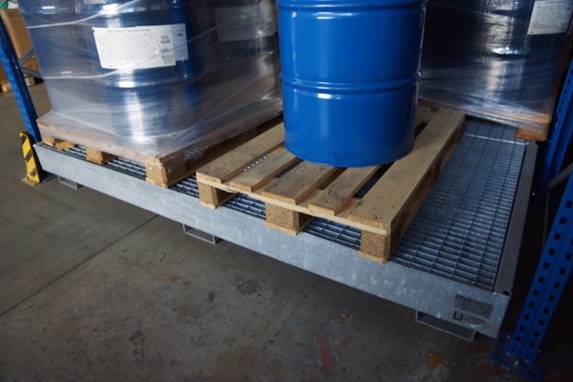 4 Stück Gefahrstoffwannen, zum Einsatz in Palettenregalen Feldweite 2,70m – gebraucht - : lagertechnik