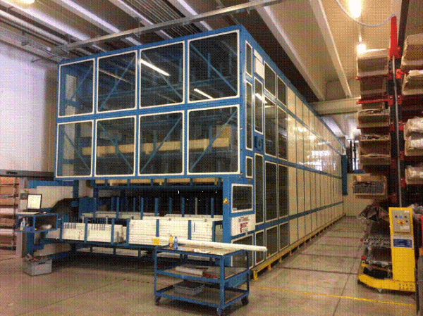 Umlaufregal mit 105 Pendelgondeln für Langgut bis 4,20m Länge – gebraucht -: lagertechnik