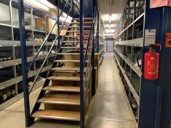 Fachbodenregale, ca. 720 Felder, ca. 2,70m hoch (Höhen bis ca. 5,50m möglich), 150kg / Boden – gebraucht - : – Bild 37