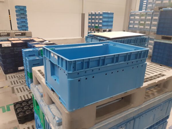 3.600 Stück; KLT 6428 (B 600 x T 400 x H 280 mm), - gebraucht - :