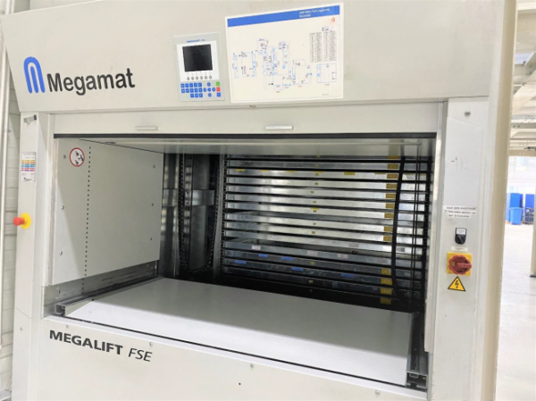Liftsysteme, Megamat, Höhe 5,70m, ca. 318kg / Tablar, Maße pro Tablar: ca. 1,60m x 0,8m – gebraucht -: – Bild 4
