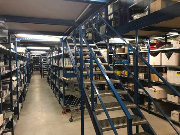 Fachbodenregalanlage mit Bühnenfläche, Meta, ca. 325m2, – gebraucht - : – Bild 4